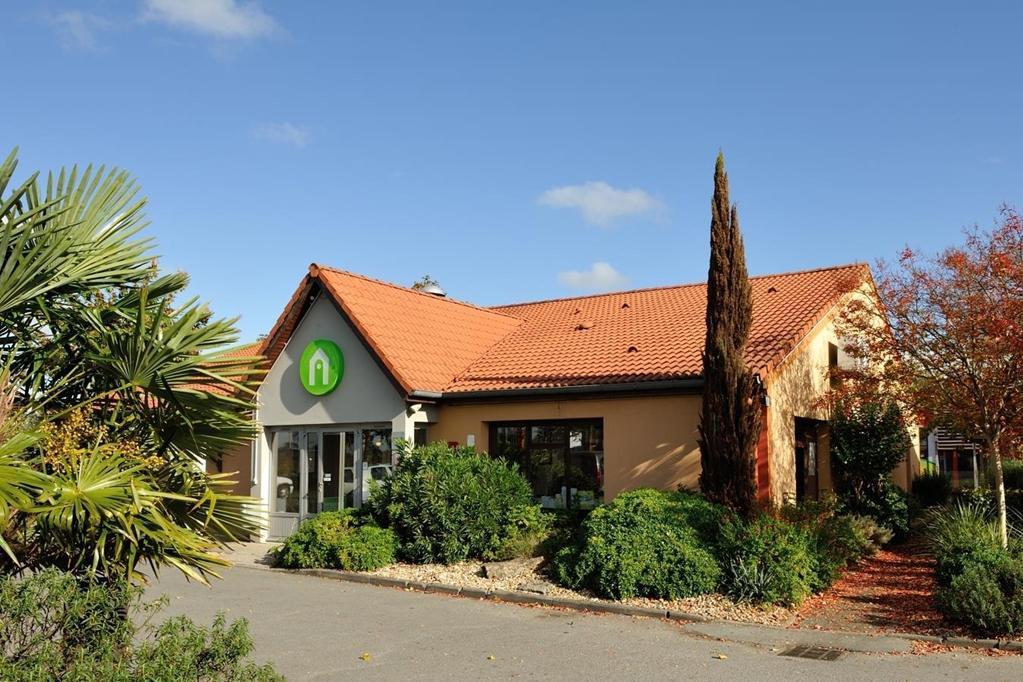 Campanile Saintes Hotel Екстериор снимка