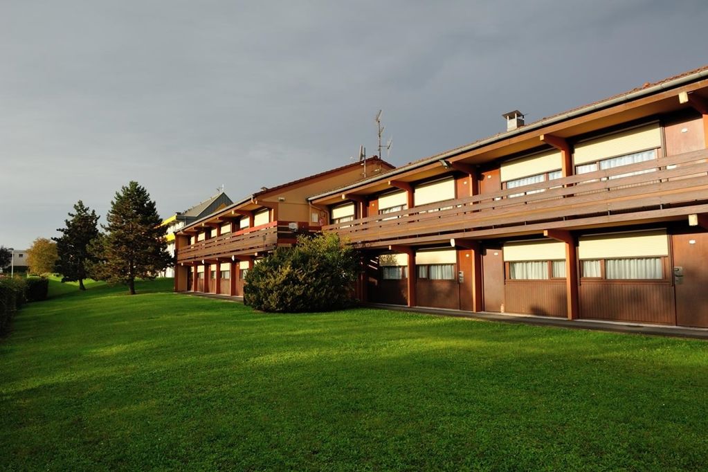 Campanile Saintes Hotel Екстериор снимка