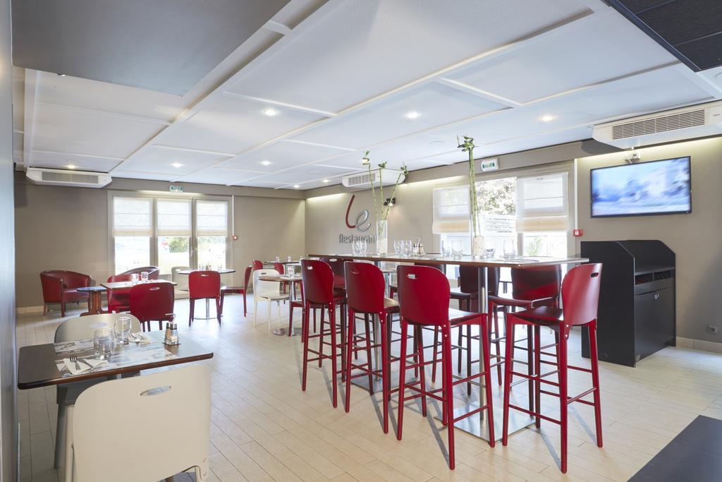 Campanile Saintes Hotel Екстериор снимка